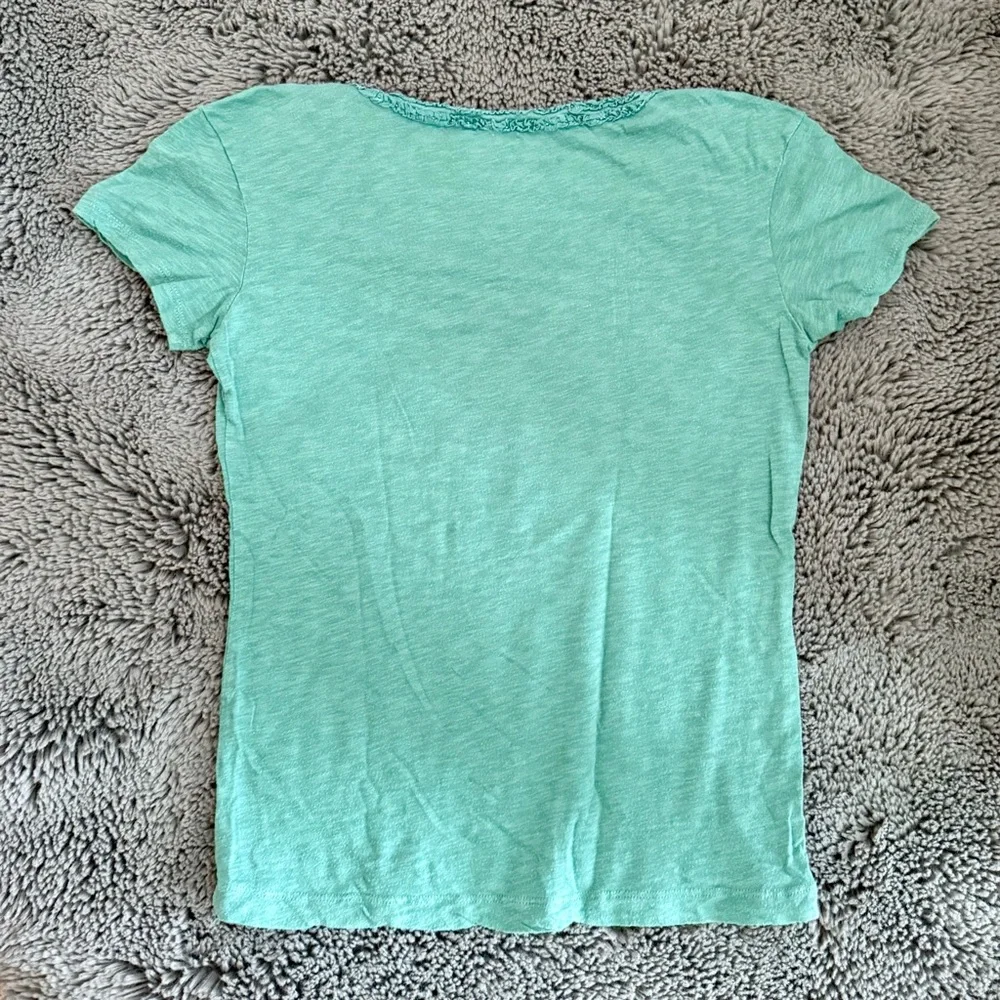 EDDIE BAUER 90’S EMBELLISHED NECKLINE TEAL TEE SHIRT // SIZE XS🩵 - Picture 4 of 4